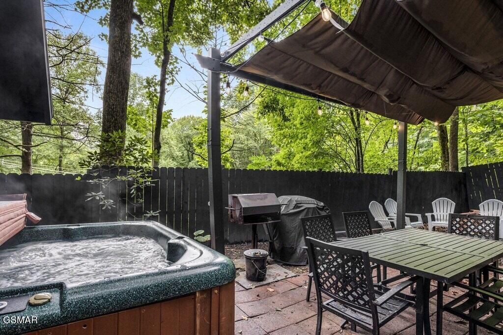 Cabin hottub